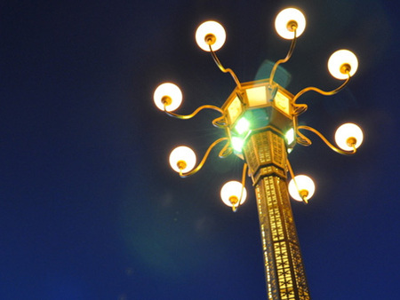 太陽能路燈安裝燈具的注意事項